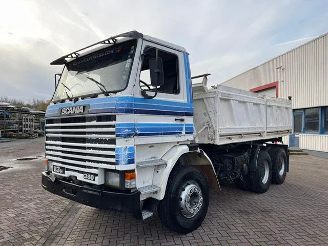 Kipper vrachtwagen Scania 113H 380 6x4 Tipper