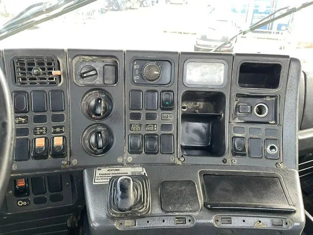 Kipper vrachtwagen Scania 113H 380 6x4 Tipper