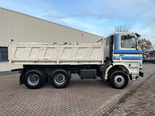 Kipper vrachtwagen Scania 113H 380 6x4 Tipper