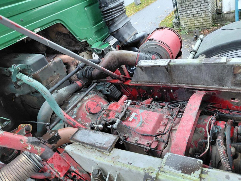 Kipper vrachtwagen Scania P113-360 8x4 Kipper Steel Suspension