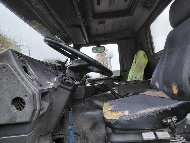 Kipper vrachtwagen Scania P113-360 8x4 Kipper Steel Suspension