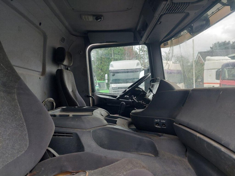 Kipper vrachtwagen Scania P124-420 8x4 Kipper Steel