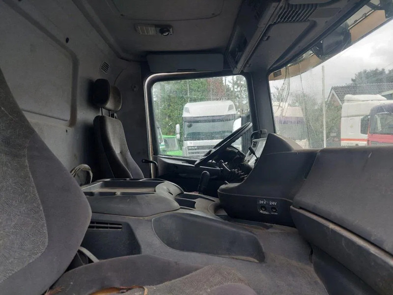 Kipper vrachtwagen Scania P124-420 8x4 Kipper Steel