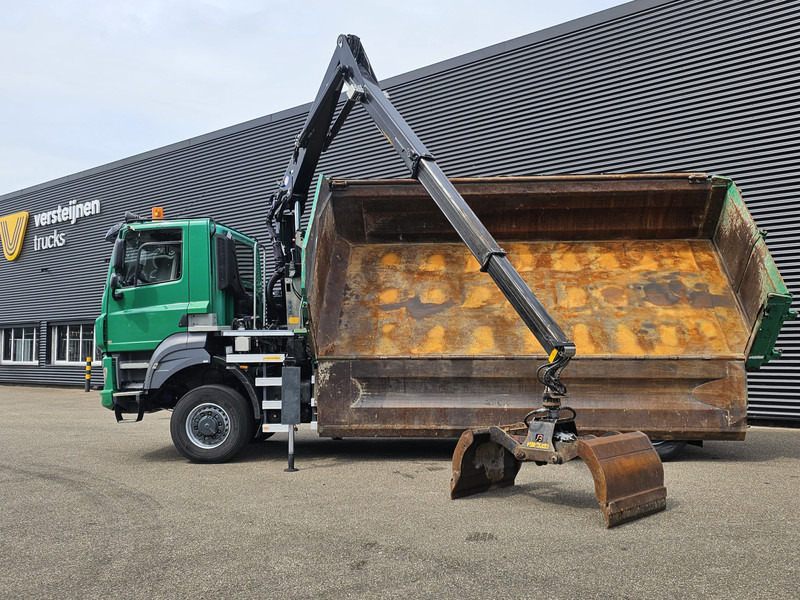 Kipper vrachtwagen Tatra 6X6 / T158/II / 2 SIDE TIPPER - HMF Z CRANE