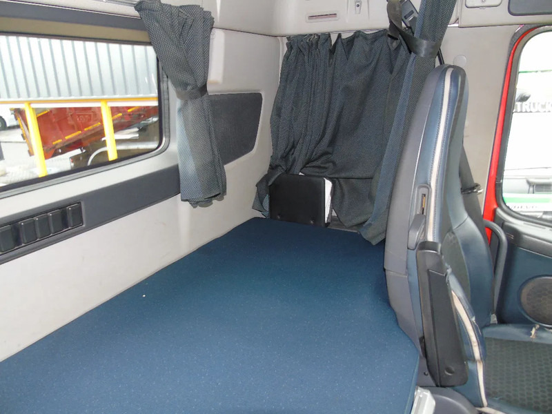 Kipper vrachtwagen Volvo FH 500 + 8X4 + SPRING + EURO 5 + RETARDER