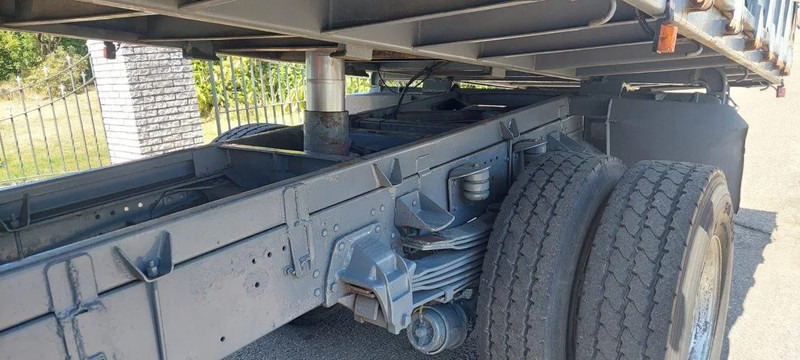 Kipper vrachtwagen Volvo FL 10.320 4x2 Kipper Crane Steel Suspension
