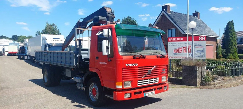Kipper vrachtwagen Volvo FL 10.320 4x2 Kipper Crane Steel Suspension