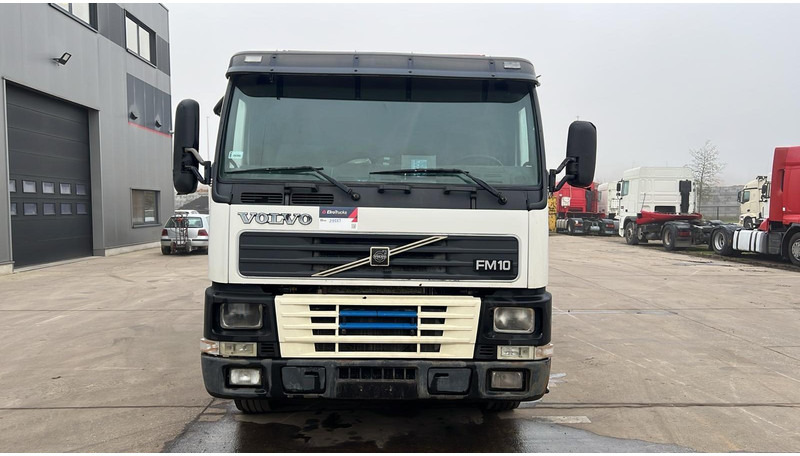 Kipper vrachtwagen Volvo FM 10 - 320 (POMPE MANUELLE / MANUAL PUMP / MANUAL GEARBOX / BOITE MANUELLE)
