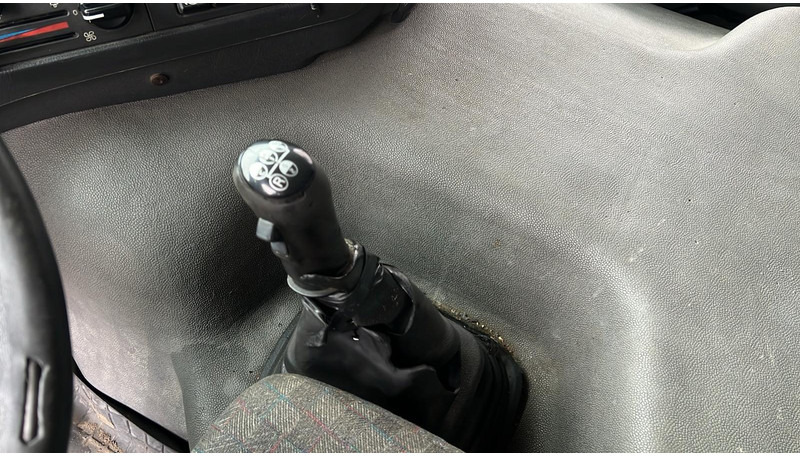 Kipper vrachtwagen Volvo FM 10 - 320 (POMPE MANUELLE / MANUAL PUMP / MANUAL GEARBOX / BOITE MANUELLE)