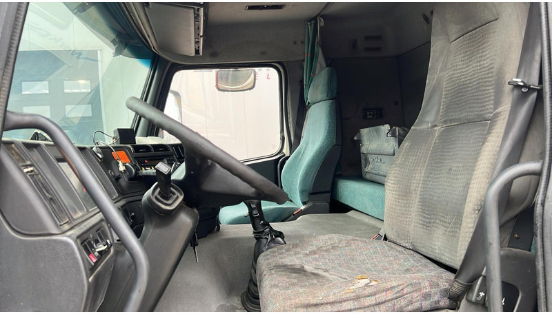 Kipper vrachtwagen Volvo FM 10 - 320 (POMPE MANUELLE / MANUAL PUMP / MANUAL GEARBOX / BOITE MANUELLE)