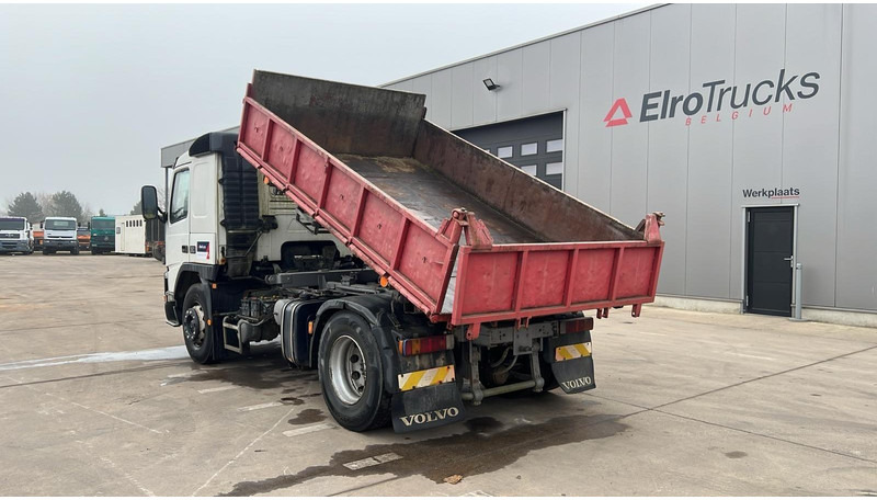 Kipper vrachtwagen Volvo FM 10 - 320 (POMPE MANUELLE / MANUAL PUMP / MANUAL GEARBOX / BOITE MANUELLE)