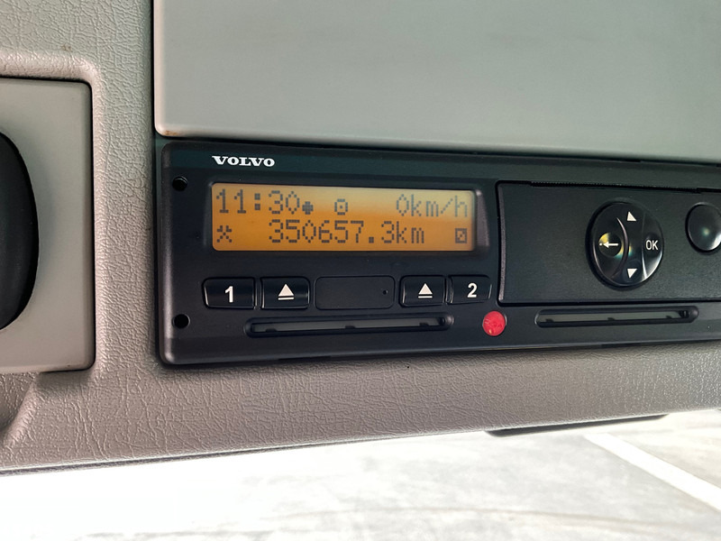 Kipper vrachtwagen Volvo FM 330 6x2/6x4 Hydrodrive HMF 16 Tonmeter Z-kraan