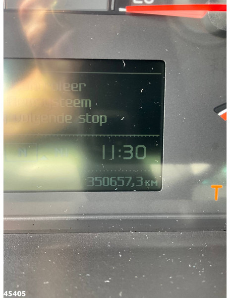 Kipper vrachtwagen Volvo FM 330 HMF 16 Tonmeter Z-kraan