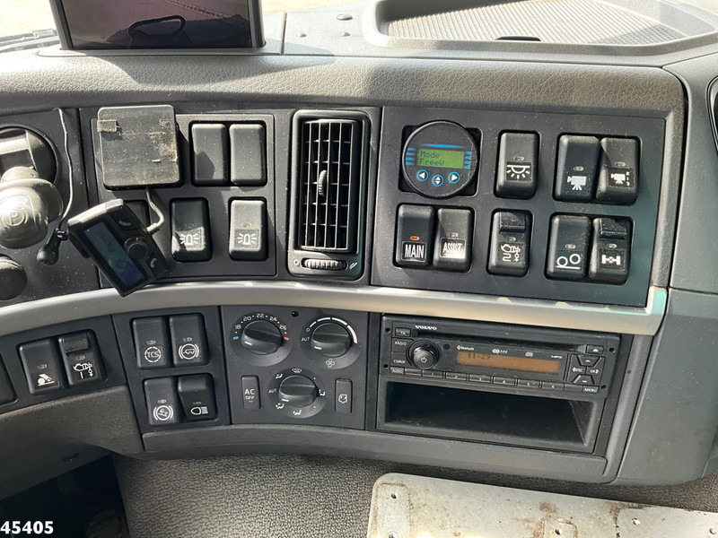 Kipper vrachtwagen Volvo FM 330 HMF 16 Tonmeter Z-kraan
