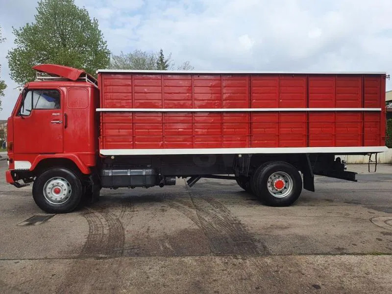 Kipper vrachtwagen Volvo F 89 IC 4X2 Muldenkipper Kipper Oldtimer