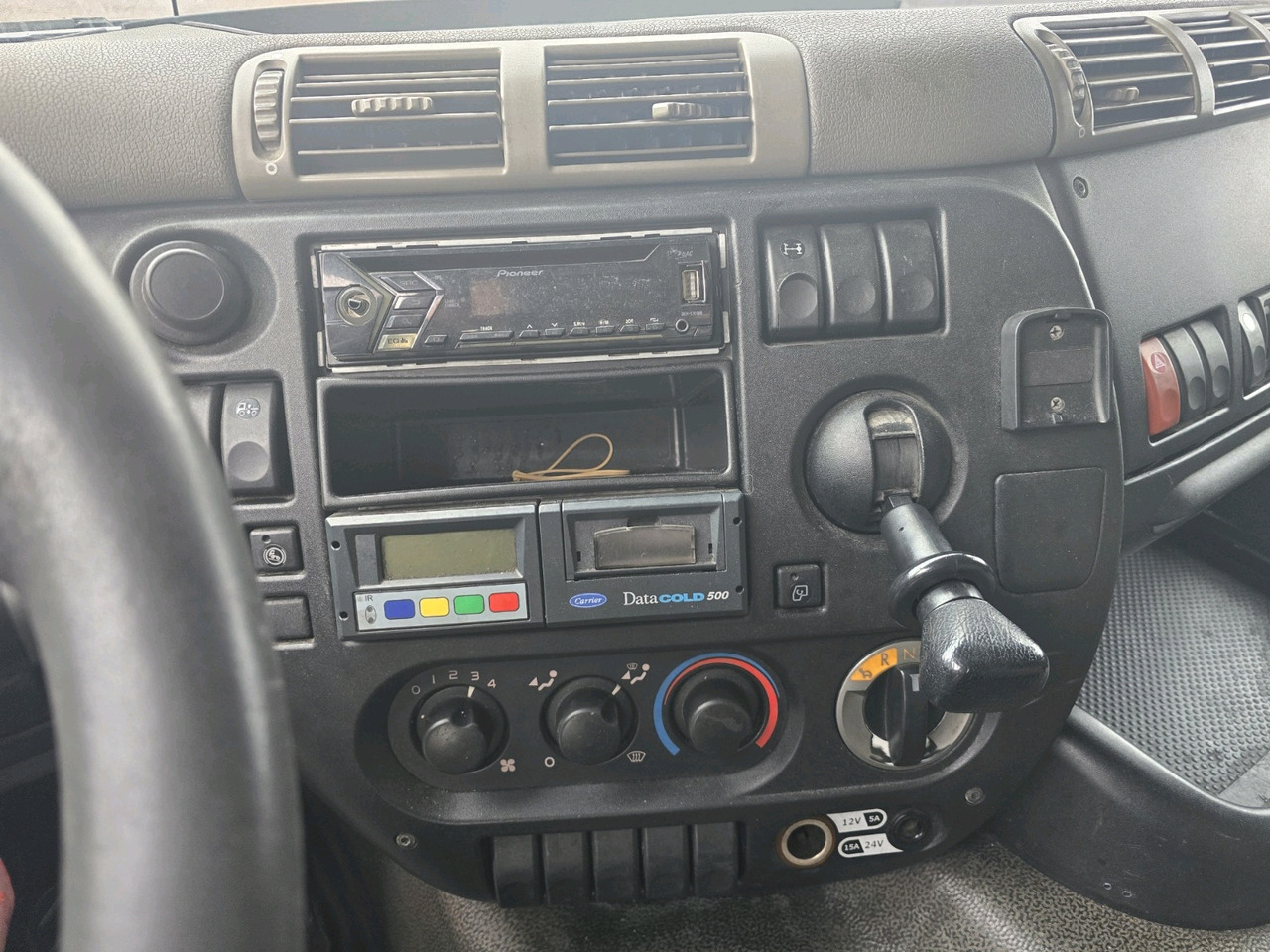 Koelwagen vrachtwagen DAF CF75.310