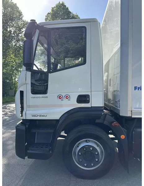Koelwagen vrachtwagen Iveco EuroCargo 140 140-250 Tiefkühl Multitemp