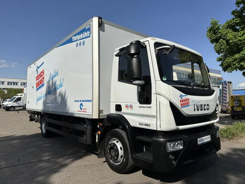 Koelwagen vrachtwagen Iveco EuroCargo 140 140-250 Tiefkühl Multitemp