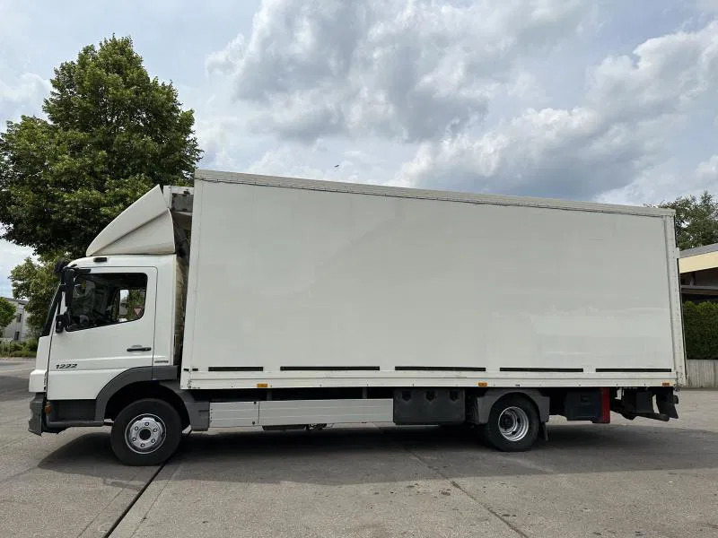 Koelwagen vrachtwagen Mercedes-Benz Atego 1222 L Kühl-LKW Klima