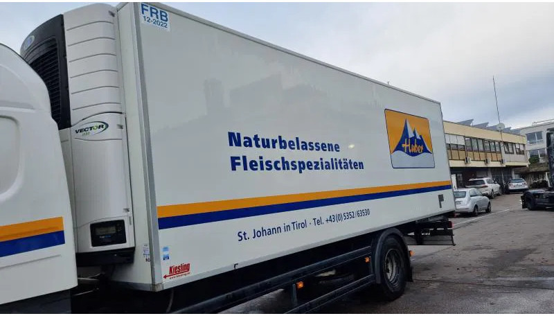Koelwagen vrachtwagen Scania P360 4X2 Fleisch Rohrbahnen Carrier Vector 1550