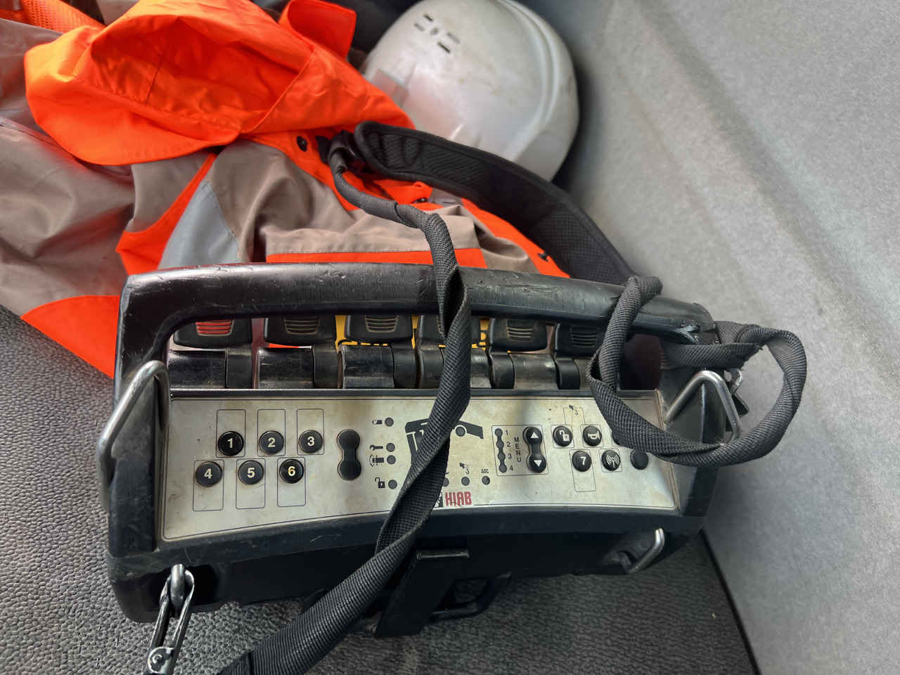 Kraanwagen RENAULT plateau grue radio commandée 380 DXI