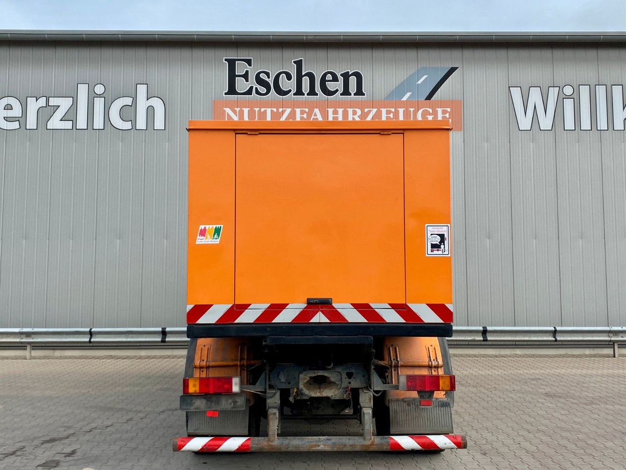 Vrachtwagen MAN 18.272 Polyma Stromaggregat/168kW | 3x Sitze*AHK