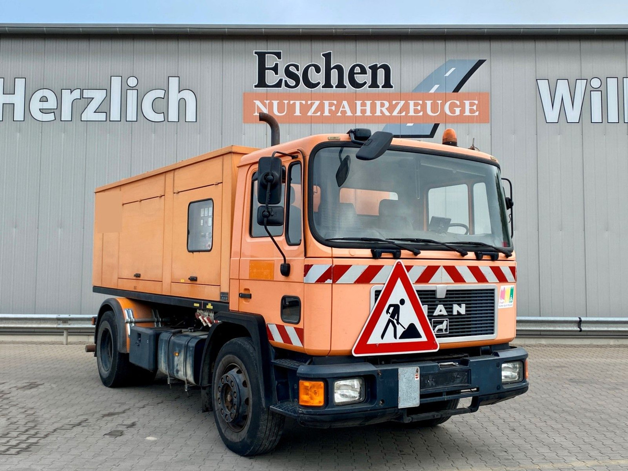 Vrachtwagen MAN 18.272 Polyma Stromaggregat/168kW | 3x Sitze*AHK