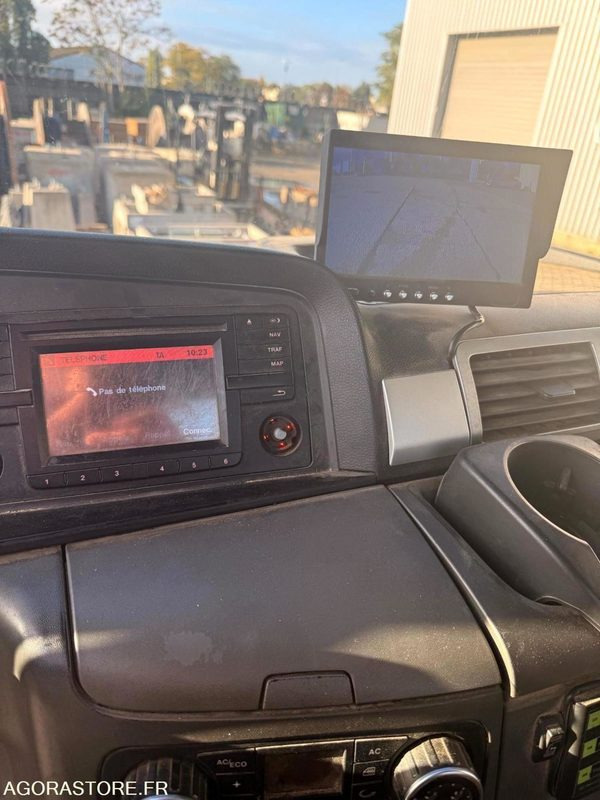 Vrachtwagen MAN 8x4 - 32-400 BiBenne grue - 11.2014 / 375000 KM