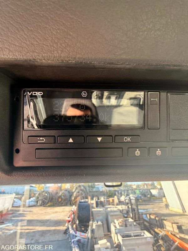 Vrachtwagen MAN 8x4 - 32-400 BiBenne grue - 11.2014 / 375000 KM