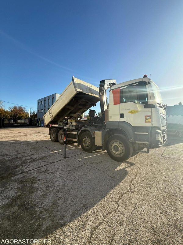 Vrachtwagen MAN 8x4 - 32-400 BiBenne grue - 11.2014 / 375000 KM