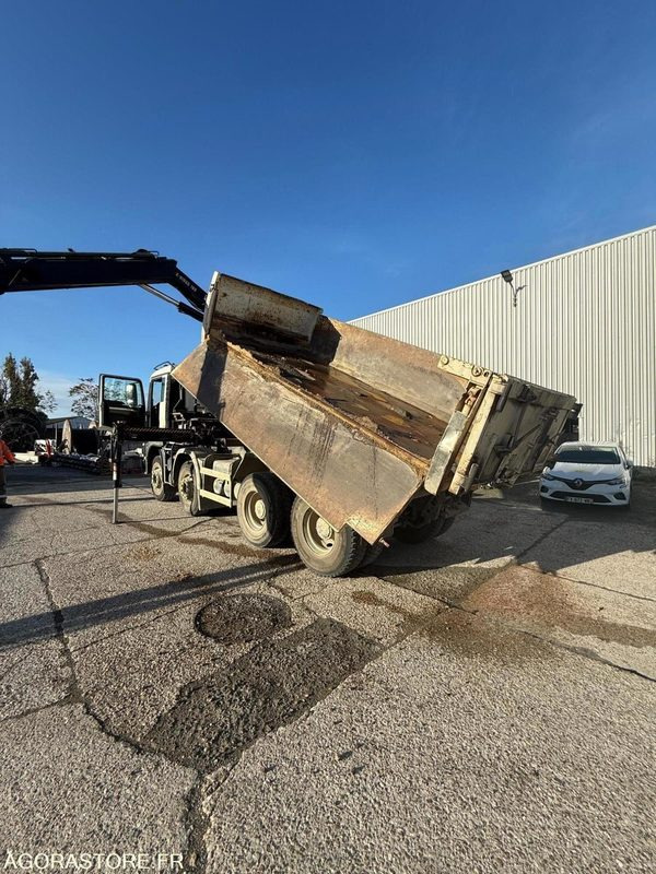 Vrachtwagen MAN 8x4 - 32-400 BiBenne grue - 11.2014 / 375000 KM