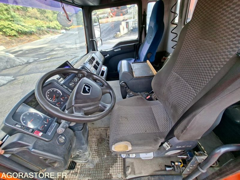 Vrachtwagen MAN TGA 26.350 6X4 - 2005 / 517380 KM (P2101806)