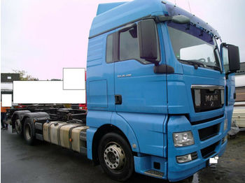 Containertransporter/ Wissellaadbak vrachtwagen MAN TGX 26.400 BDF + Ladebord 2000 KG + EURO 5: afbeelding 1