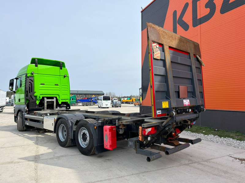 Containertransporter/ Wissellaadbak vrachtwagen MAN TGX 26.500 6x2 ADR: afbeelding 9