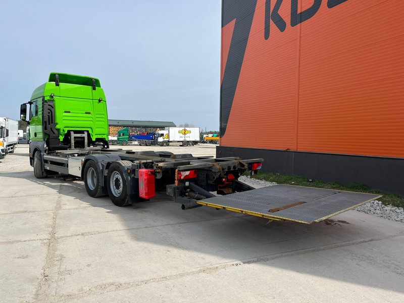 Containertransporter/ Wissellaadbak vrachtwagen MAN TGX 26.500 6x2 ADR: afbeelding 13
