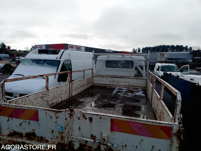 Vrachtwagen MITSUBISHI CANTER ( MOTEUR HS )