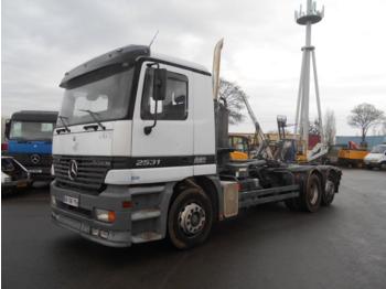 Haakarmsysteem vrachtwagen Mercedes Actros 2531: afbeelding 1