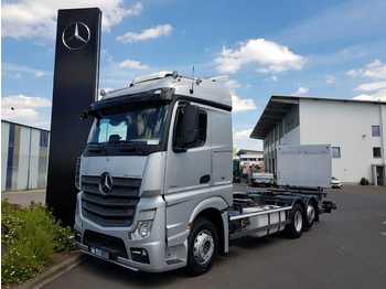 Containertransporter/ Wissellaadbak vrachtwagen Mercedes-Benz Actros 2542 LL 6x2 BDF LBW Retarder Standklima: afbeelding 1