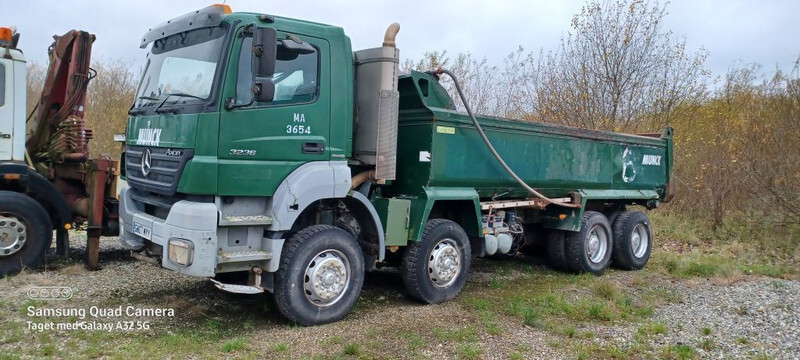 Kipper vrachtwagen voor het vervoer van bulkgoederen Mercedes-Benz Actros 3236 Axor 3236 Dump 8x4 spring Manual: afbeelding 2