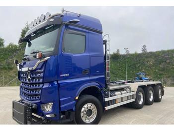 Containertransporter/ Wissellaadbak vrachtwagen Mercedes-Benz Arocs 3263 8x4 Hook truck: afbeelding 1