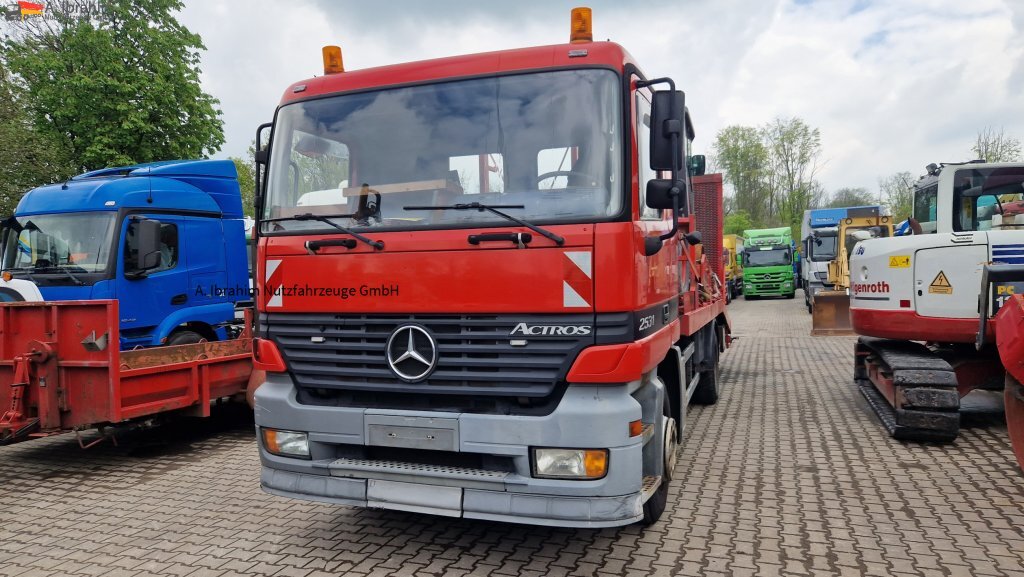 Autovrachtwagen vrachtwagen Mercedes-Benz DB 2531 Maschinentransporter breite Rampe, 24V elektrische Pumpe: afbeelding 8