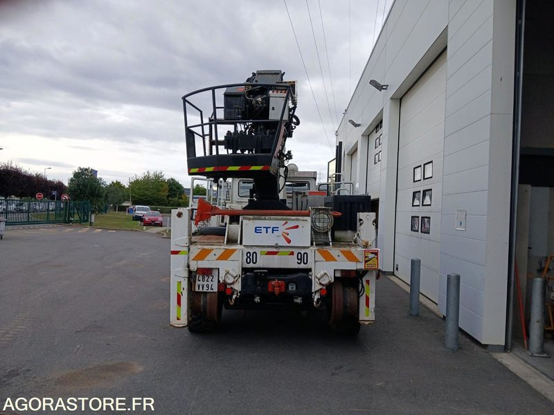 Vrachtwagen Mercedes-Benz Unimog Rail/Route benne grue - 1989/ 66131KM