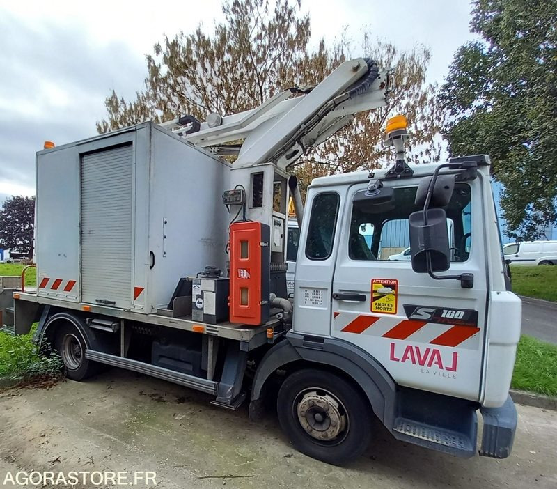 Vrachtwagen Nacelle Renault 3510SD53