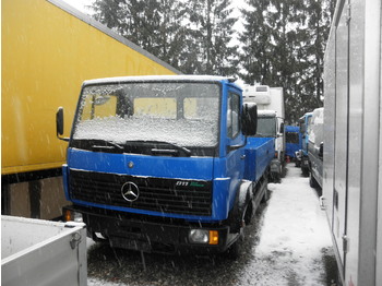 Openbakwagen vrachtwagen MERCEDES BENZ 811