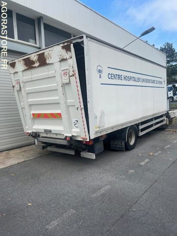 Vrachtwagen POID LOURD Renault MIDLUM