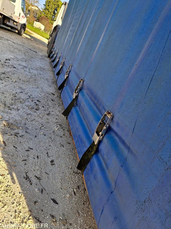 Vrachtwagen Plateau tautliner bâche ampliroll