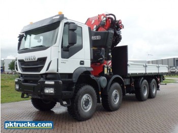 Platte vrachtwagen Iveco Trakker AD410T44WH 8x8 Fassi Crane cw flatbed