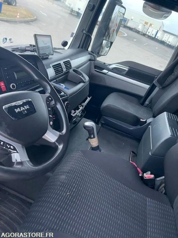 Vrachtwagen Porteur MAN  400CV 19t Remorquant - 2012 - 950893 Kms