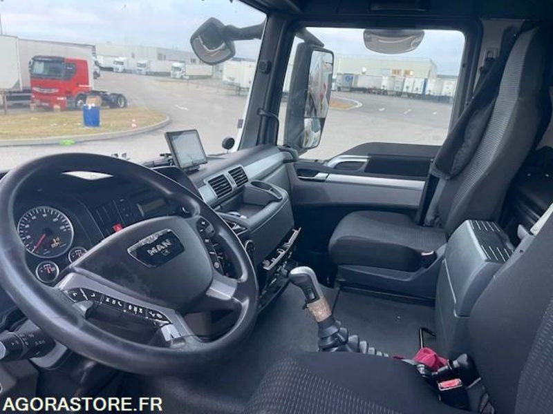 Vrachtwagen Porteur MAN  400CV 19t Remorquant - 2012 - 950893 Kms