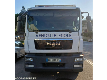 Vrachtwagen  Porteur MAN TGM 18.290 de 2010/458000 kms - BE-690-VF (3822)